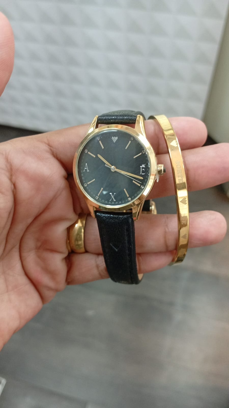 Relógio feminino Ivete Sangalo preto com pulseira extra