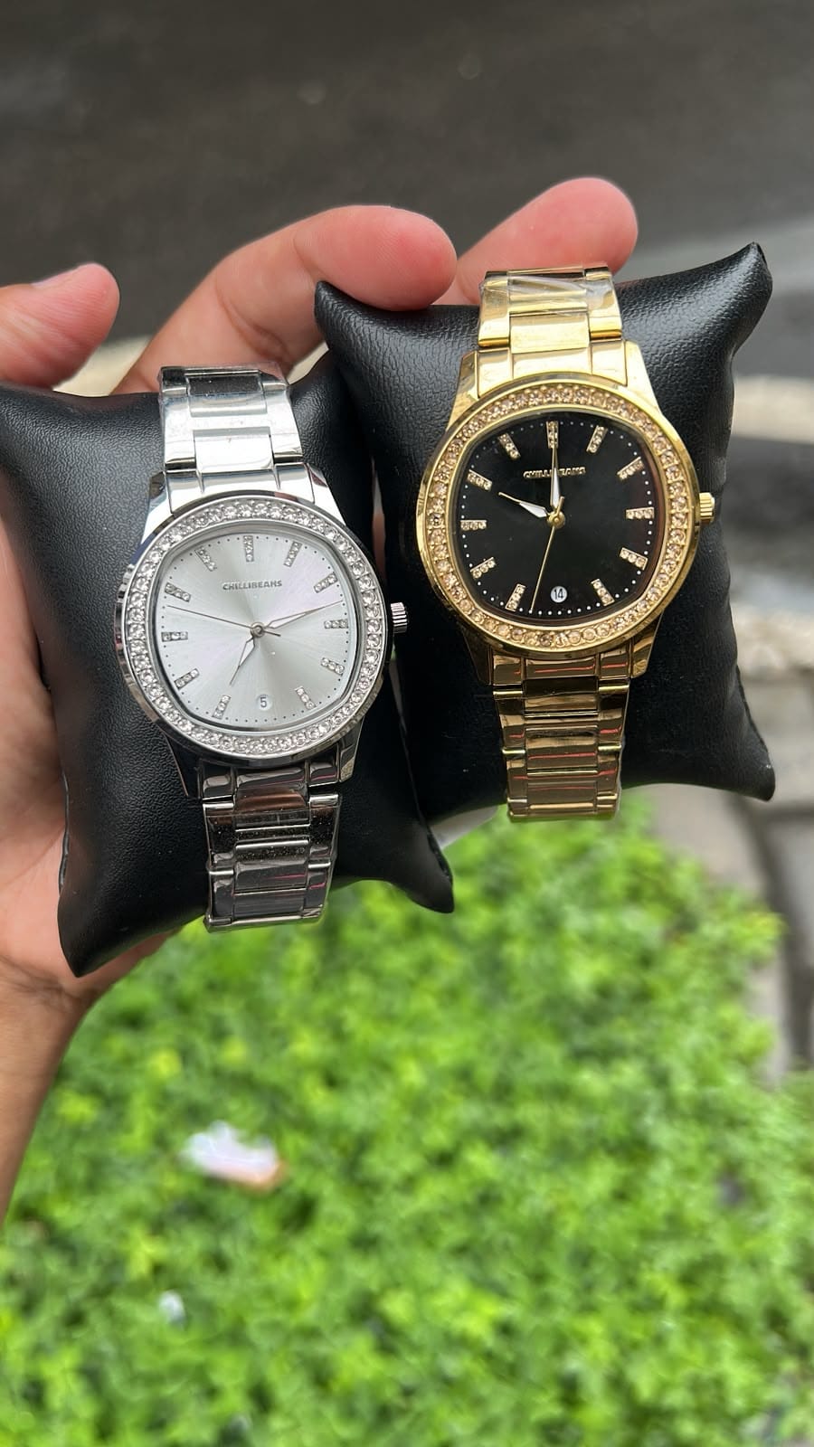 Relógio feminino modelo único dourado ou prateado